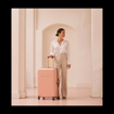 Obrázek z Plastový kufr SUITSUIT® Fab Seventies Coral Cloud L - růžová - 91 L 