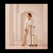 Obrázek z Kabinový kufr SUITSUIT® Fab Seventies Antique White S - bílá - 32 L 